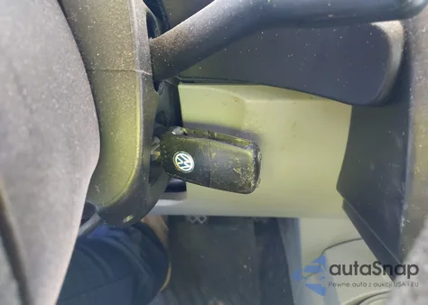 2003 Volkswagen New Beetle Gls 2.0L z USA, uszkodzony, nr VIN 3VWCK21C73M436144